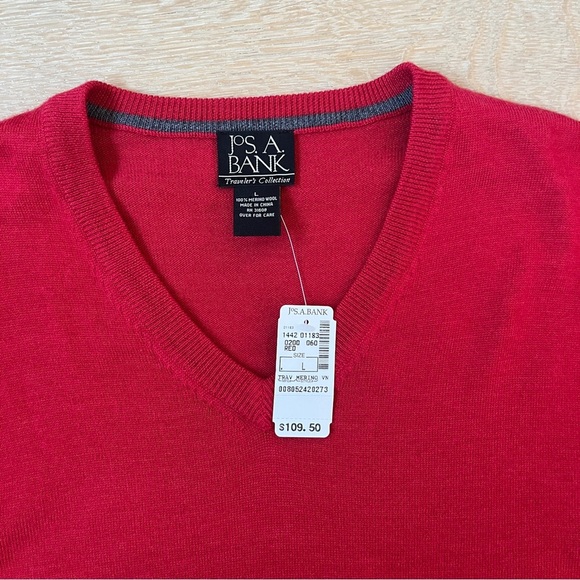 JOS A BANK TRAVELER MERINO WOOL V-NECK FINE KNIT SWEATER BOLD RED Sz L * A4 - Picture 2 of 3
